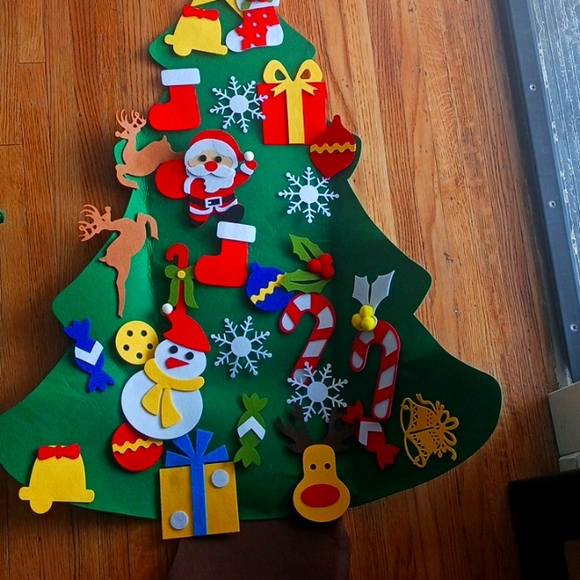 Hours of Christmas fun - Picture 1 of 8